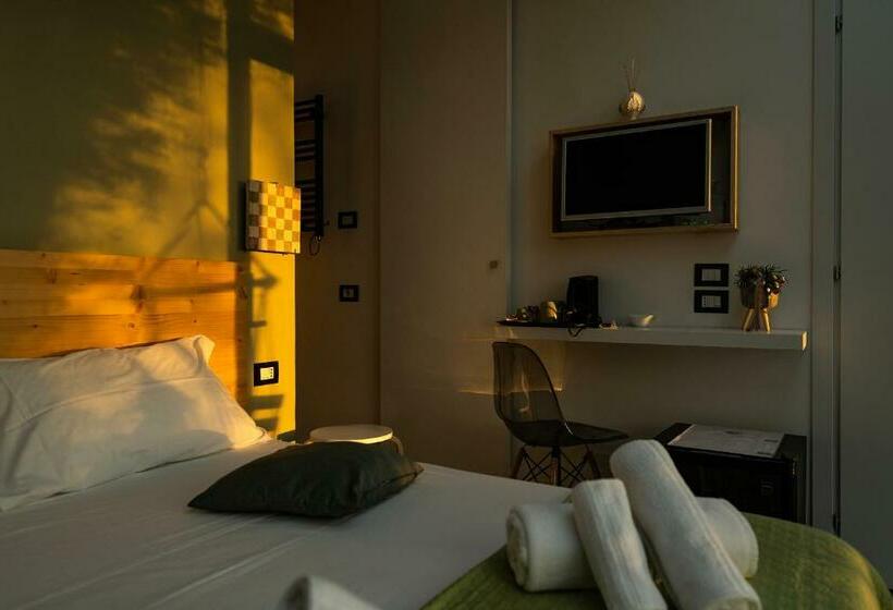 اتاق استاندارد با وان آب گرم, Terecate Experimental Relais