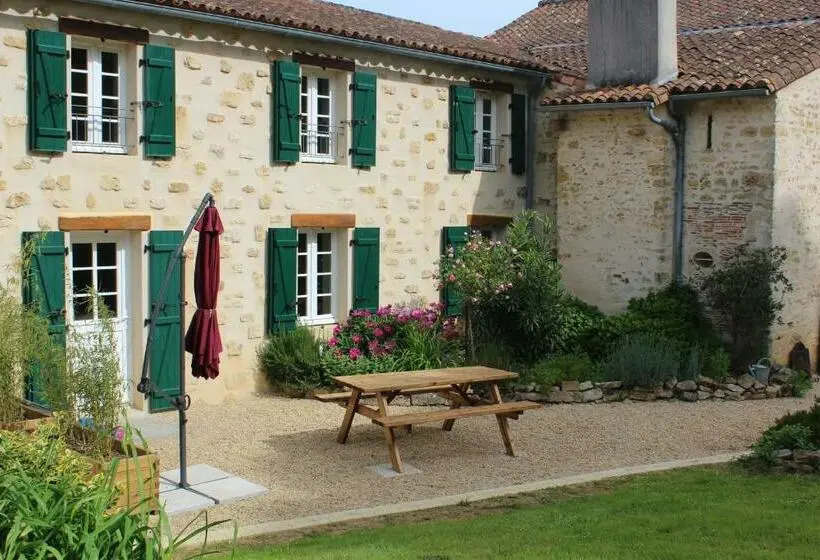 庭の見える１ベッドルームアパートメント, Domaine De La Basse Bobinière   Gîte Et Chambres D Hôtes