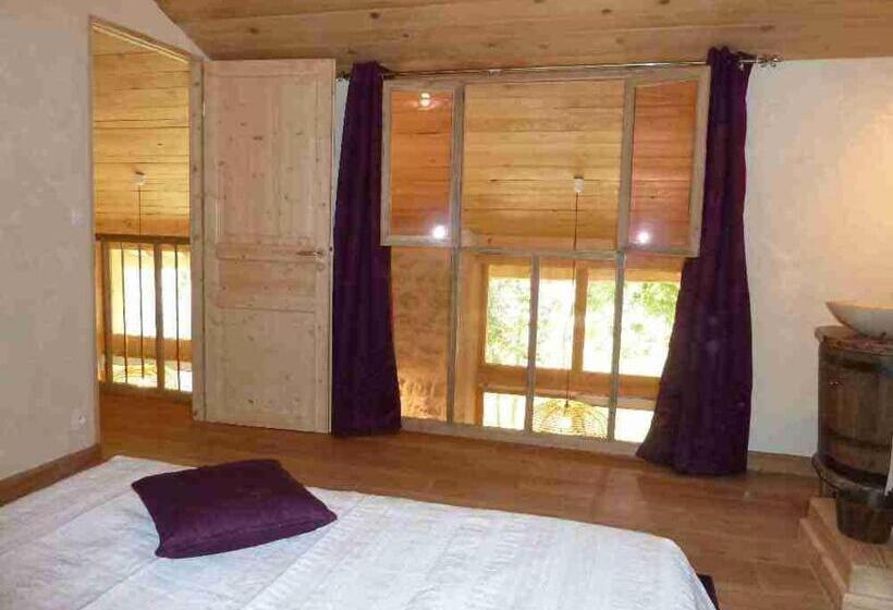 3ベッドルームハウス, Moulin De Solaure