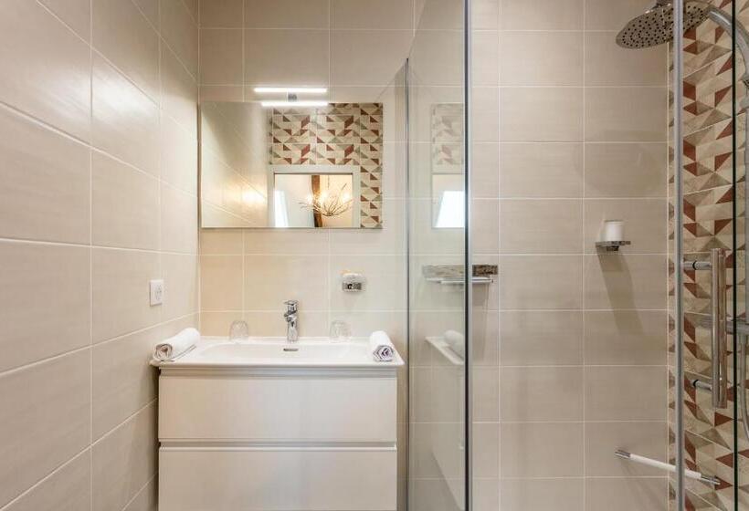 Номер Стандарт, Les Enclos Secrets