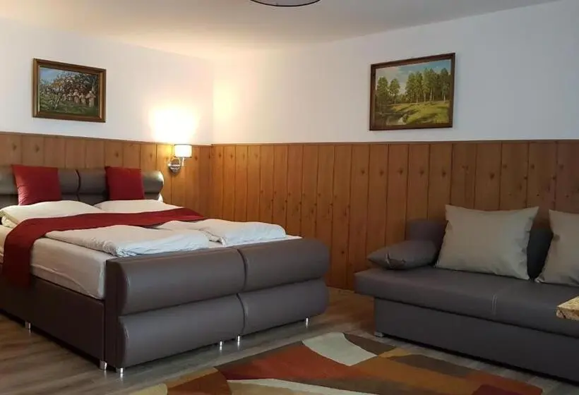 Standard Kolmen Hengen Huone, Alpin
