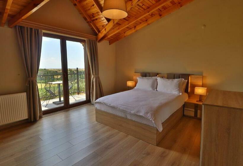 חדר דלוקס עם מרפסת, Dessera Vineyards