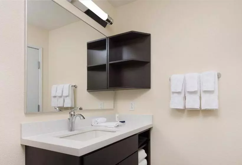 スタンダードスタジオ, Candlewood Suites Columbia Hwy 63 & I 70, An Ihg