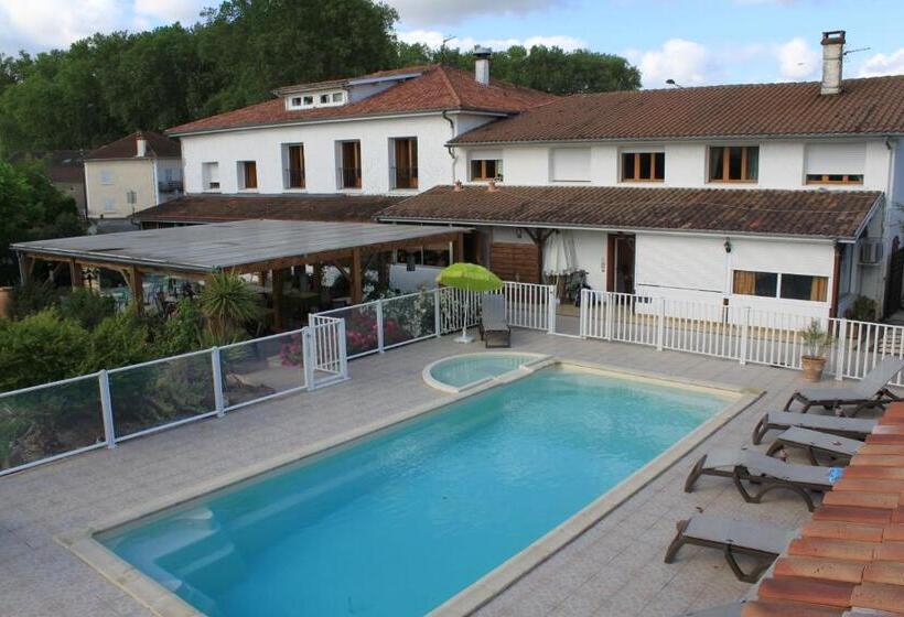 غرفة قياسية, Au Feu De Bois