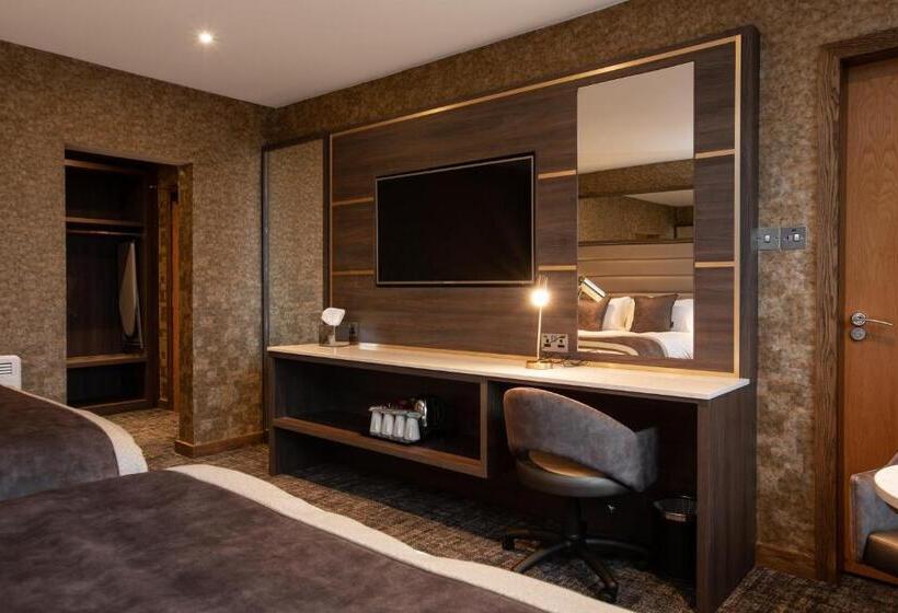 חדר משפחתי קלאסי, Carlton