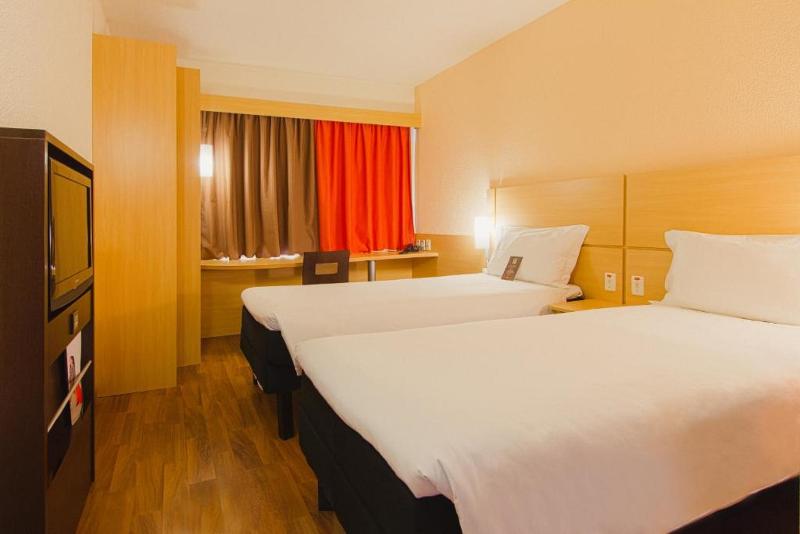Номер Стандарт, Greentree Inn Heze Railway Station