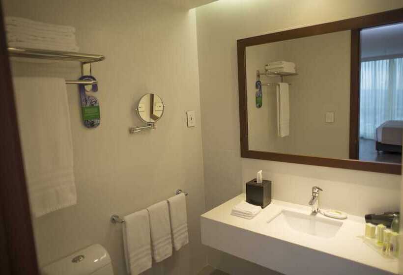 سوییت جونیور, Holiday Inn Cúcuta, An Ihg