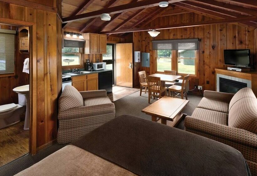 스탠다드 룸 더블 침대, Hueston Woods Lodge & Conference Center