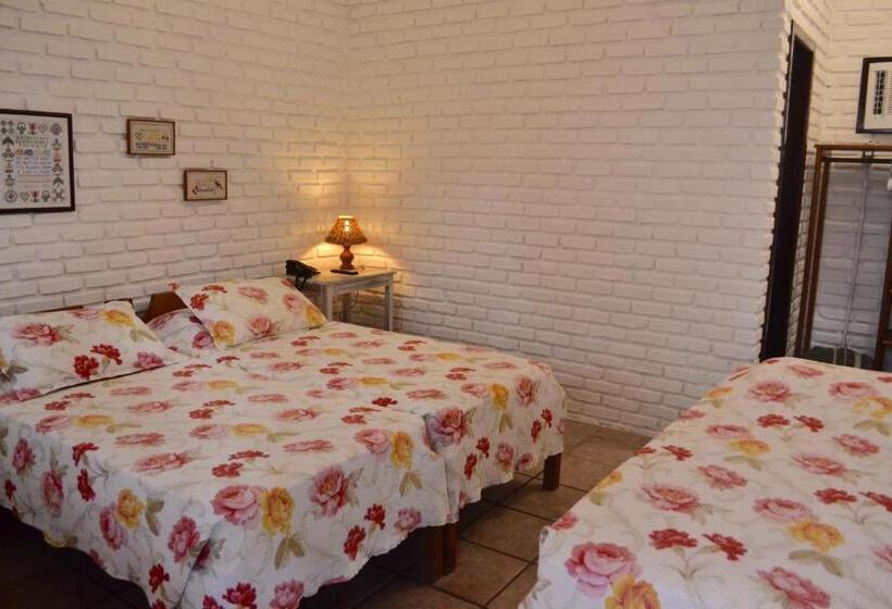 Quarto Triplo Estandar, Pousada Do Roballo