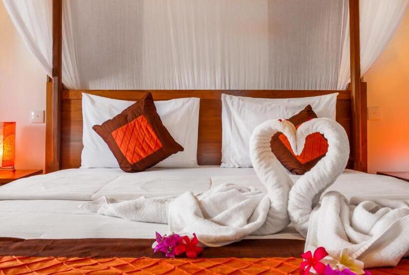 Номер Deluxe Вид на Бассейн, Rama Shinta Hotel Candidasa