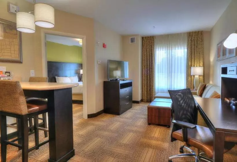 身障者適用キングサイズベッドルーム, Staybridge Suites Knoxville West, An Ihg