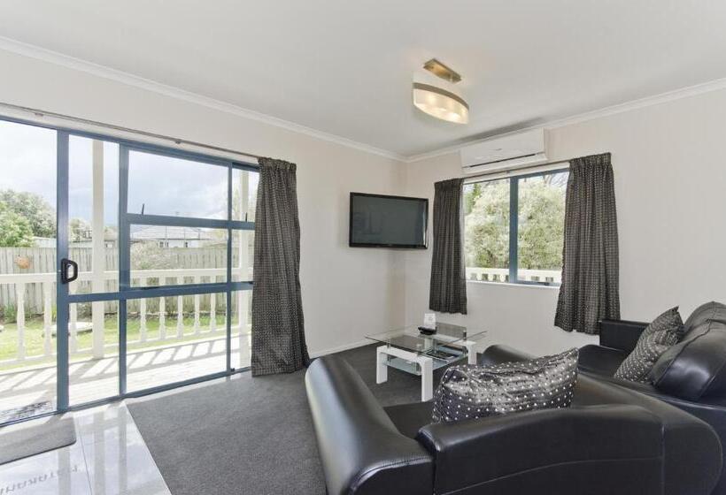 غرفة قياسية بالطابق الأرضى, Matakana Motel