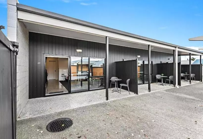 スーペリアスタジオ, Matakana Motel