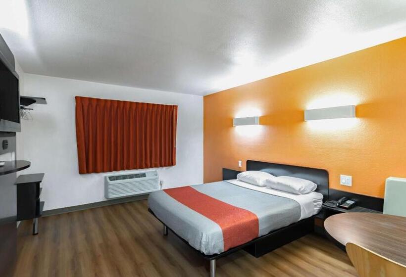 اتاق استاندارد با تخت بزرگ, Motel 6anaheim, Ca