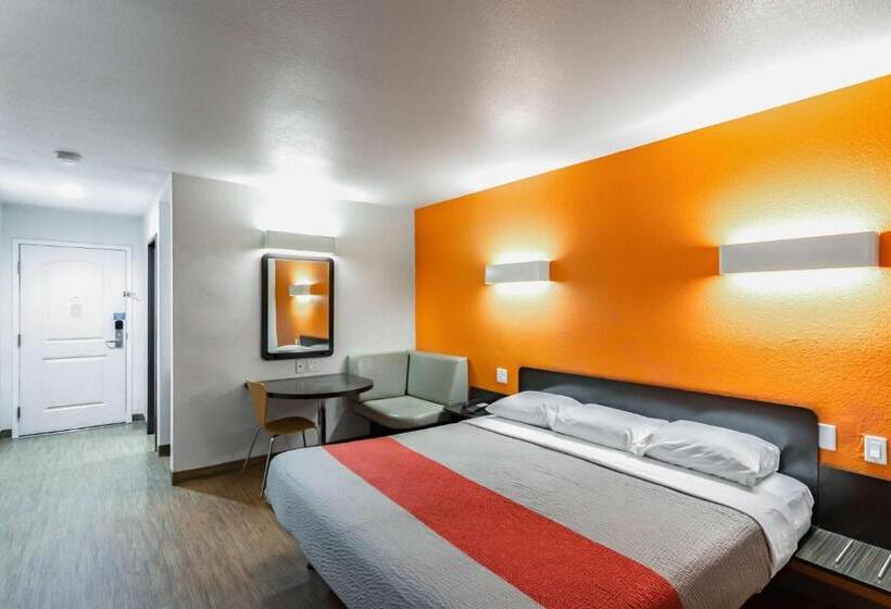 اتاق استاندارد با تخت بزرگ, Motel 6anaheim, Ca
