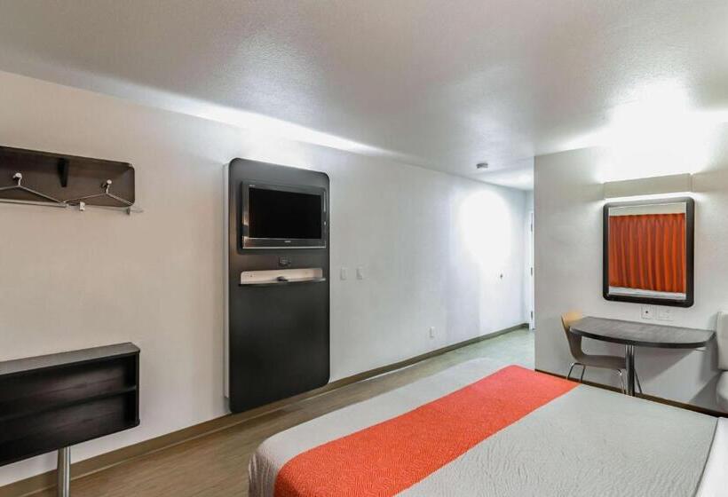 اتاق استاندارد با تخت بزرگ, Motel 6anaheim, Ca