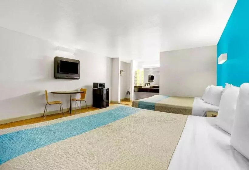 اتاق لوکس چهار تخته, Motel 6anderson, Ca Redding Airport