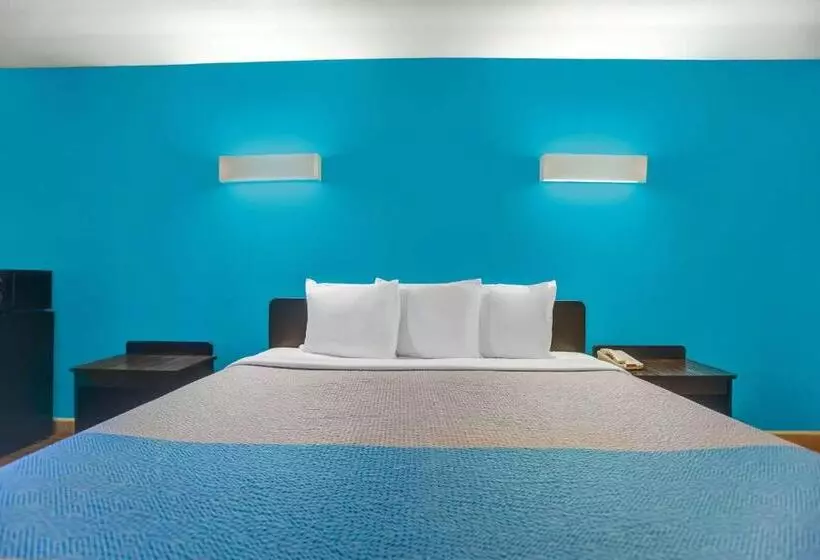 اتاق استاندارد با تخت بزرگ برای معلولان, Motel 6anderson, Ca Redding Airport