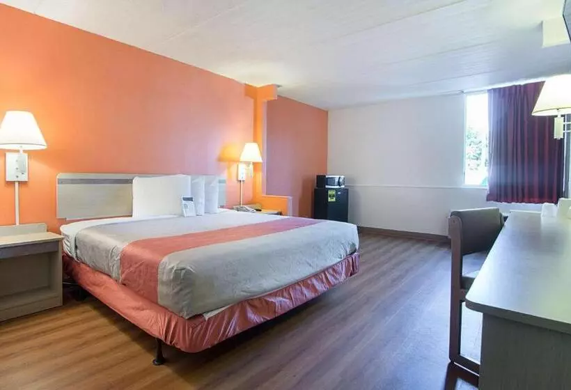 キングサイズベッドのデラックスルーム, Motel 6 Decatur, Ga