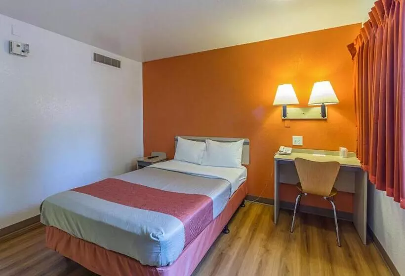 スタンダードルーム, Motel 6yreka, Ca