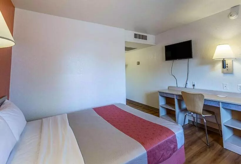 スタンダードルーム, Motel 6yreka, Ca