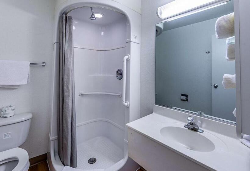 غرفة قياسية لذوى الاحتياجات الخاصة, Motel 6yreka, Ca