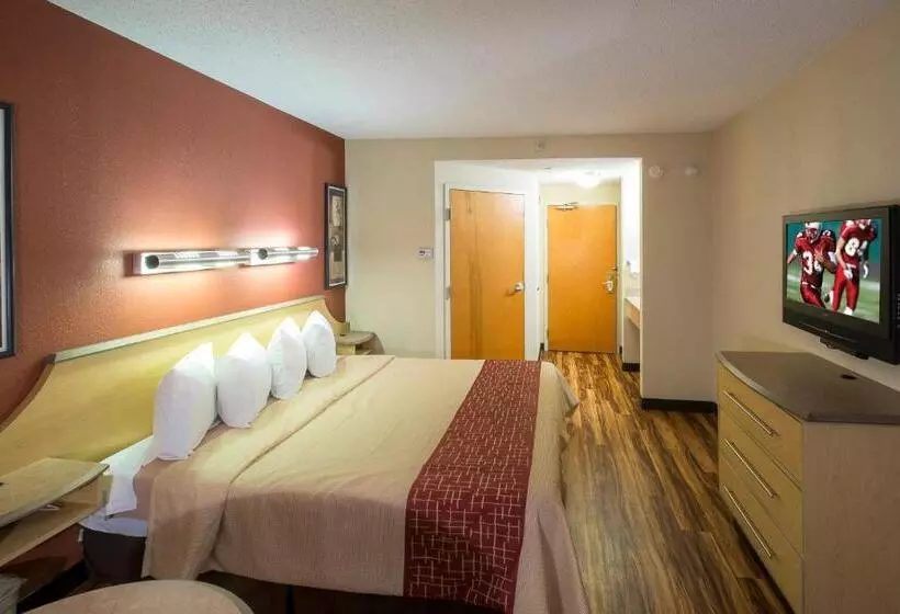 キングサイズベッドのデラックスルーム, Red Roof Inn & Suites Philadelphia  Bellmawr