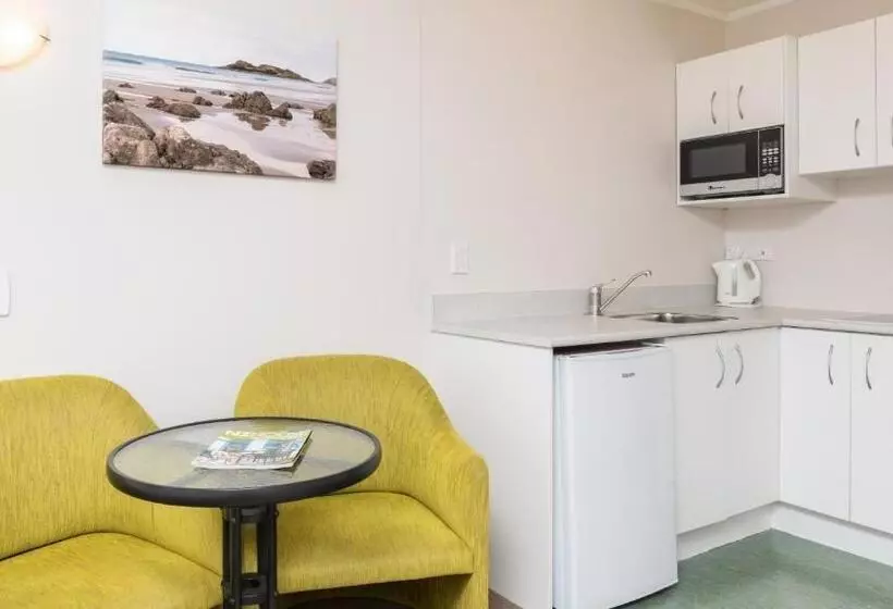 スタンダードルーム, Outrigger Motel