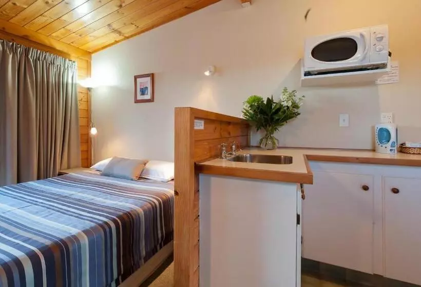 エコノミーワンルーム, Outrigger Motel