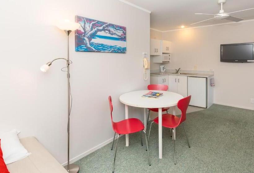 套房, Outrigger Motel