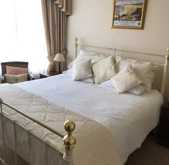 スイート, Adcote House Exclusive For Adults