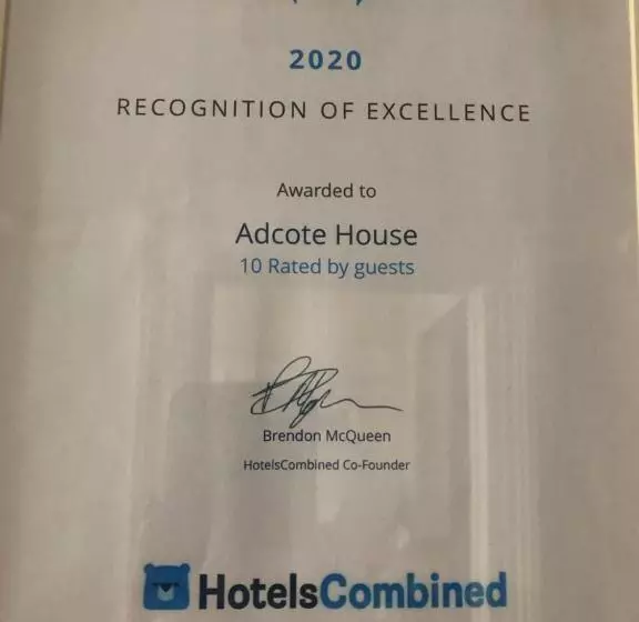 スーペリアスタジオ, Adcote House Exclusive For Adults