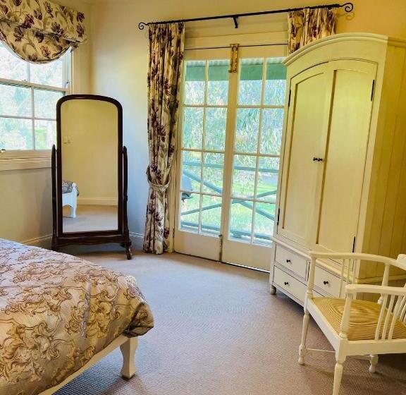 منزل غرفة نوم واحدة, St Helen S Cottages