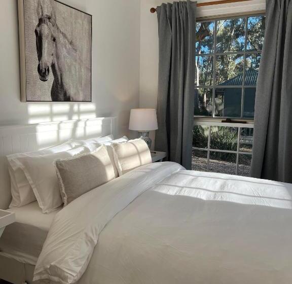 منزل غرفتين نوم, St Helen S Cottages