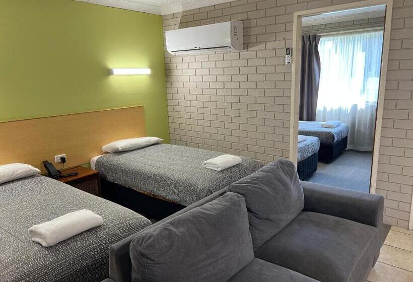 חדר משפחתי, Tumut Valley Motel