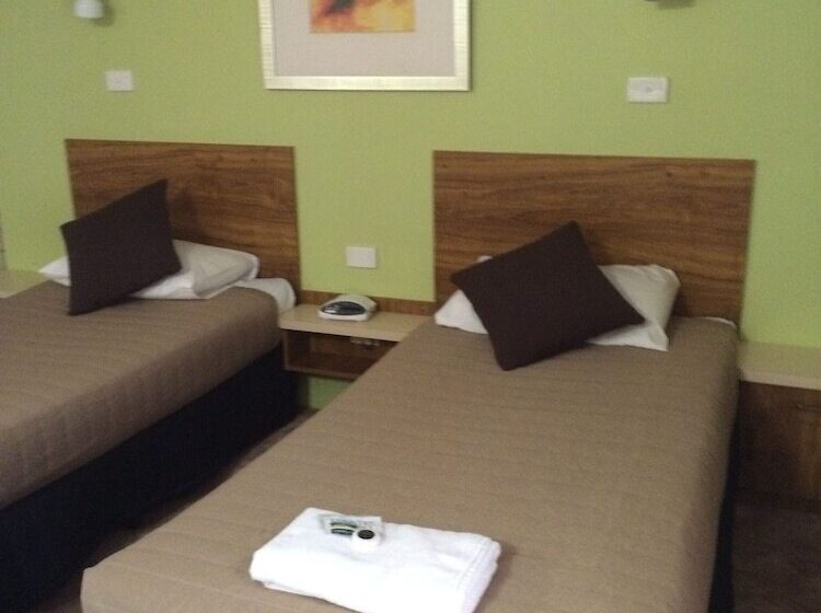 סוויטה משפחתית 2 חדרי שינה, Tumut Valley Motel