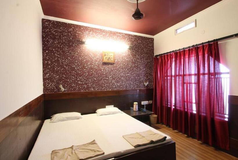 اتاق لوکس, Ajay International