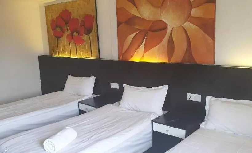 コンフォートトリプルルーム, Heathrow Inn