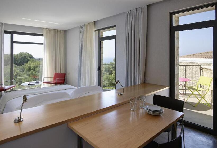 סטודיו סטנדרטי נוף לים, Leivatho