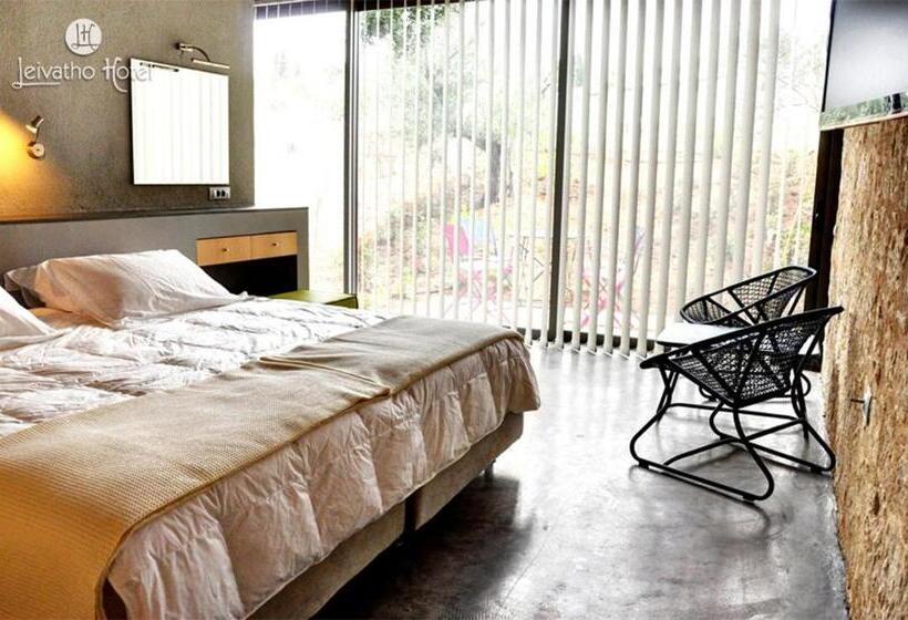 חדר משפחתי, Leivatho