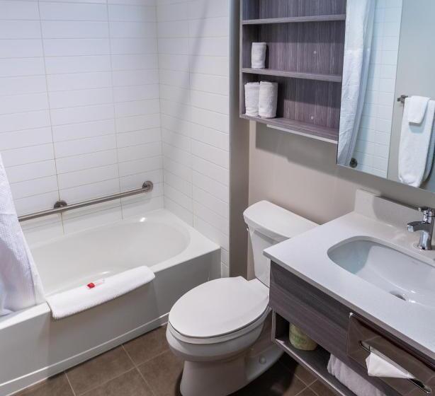 Quarto Deluxe, Microtel Inn & Suites By Wyndham Lloydminster