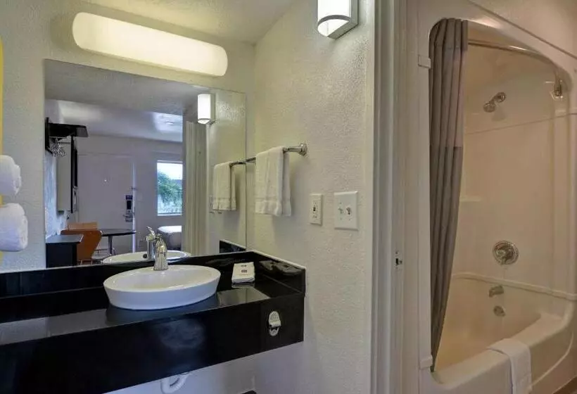スタンダードルーム, Motel 6 Dania Beach