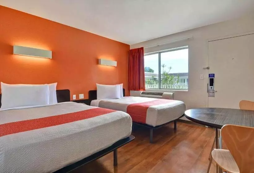 スタンダード４人部屋, Motel 6 Dania Beach