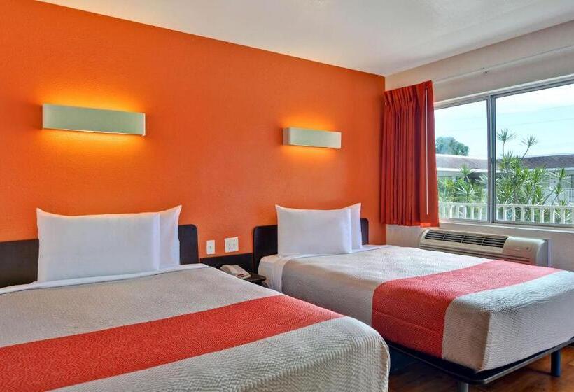 디럭스 4인 룸, Motel 6 Dania Beach