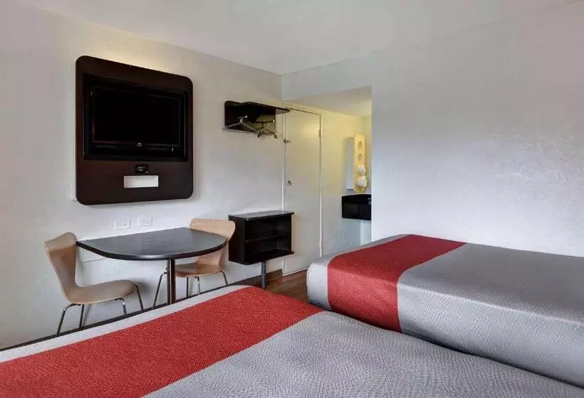 デラックスの４人部屋, Motel 6 Dania Beach