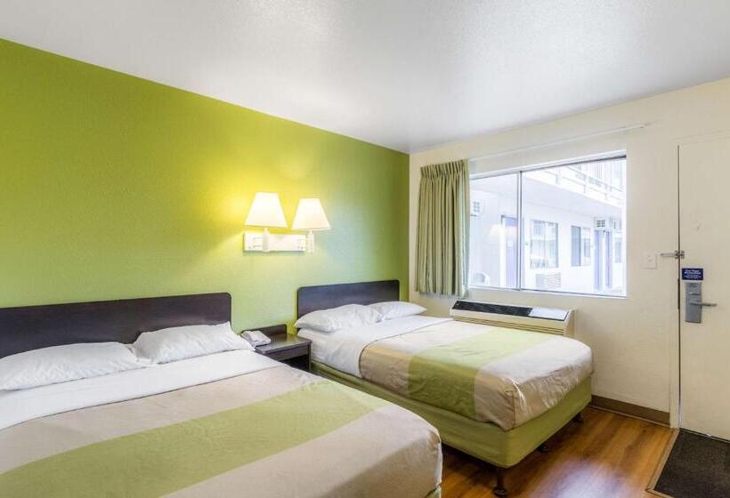 חדר דלוקס לארבעה, Motel 6 Green Bay, Wi