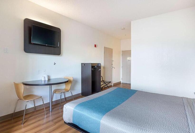 غرفة قياسية لذوى الاحتياجات الخاصة, Motel 6 Page, Az