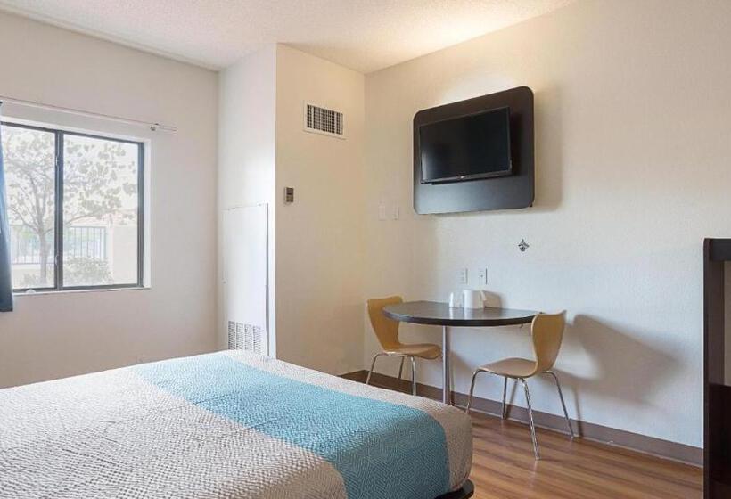 장애인을 위한 스탠다드 룸, Motel 6 Page, Az