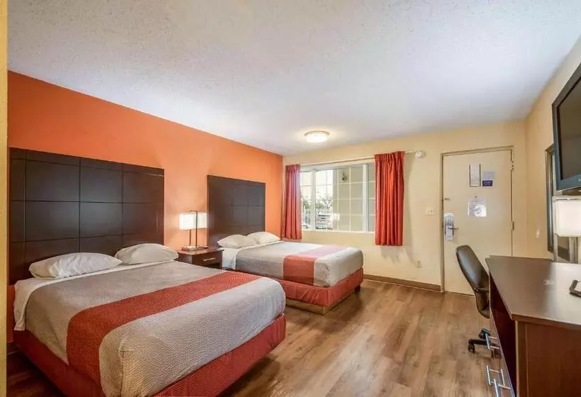 エコノミー４人部屋, Motel 6 Washington Dc Convention Center