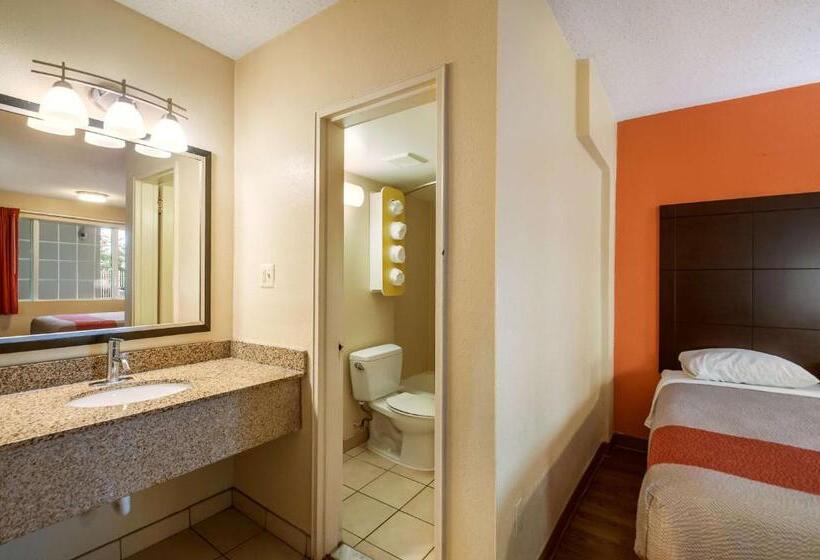 Habitación Cuádruple Economy, Motel 6 Washington Dc Convention Center